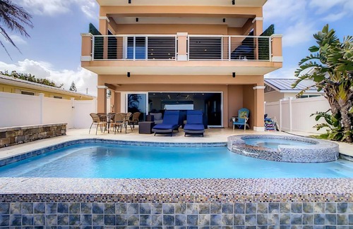 New Smyrna Beach House | Hip Nautic ~ Luxury Beachfront Beach Home with Pool - Car Free Beach - 4071H