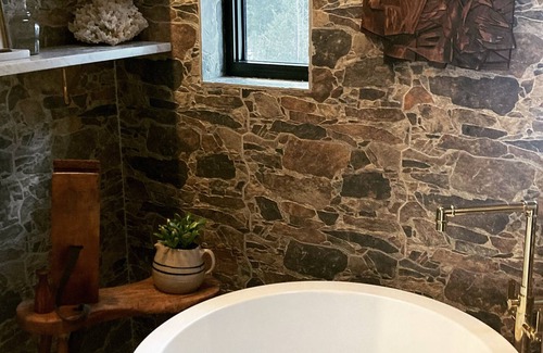 Bailey Cottage | Hippie antique cottage