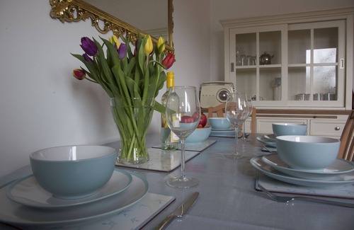 Treator Apartment | Hirst at No 8 - a delightful holiday property - a perfect holiday base!