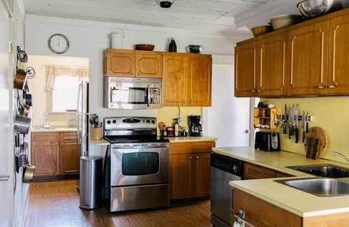 Sitka House | Historic 1930's Cottage Overlooking Crescent Harbor