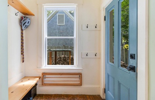 Shelburne House | Historic 3-bedroom house with a beautiful garden in oceanfront Shelburne.
