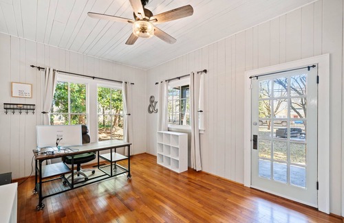 Jasper House | Historic 5 Bedroom Home Walking Distance to Downtown Jasper!