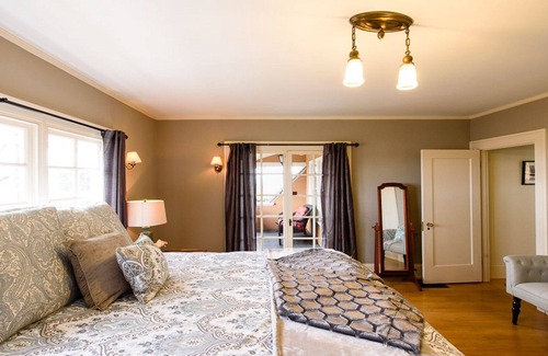 Portland Heights House | Historic Architectural Craftsman, exceptional views of city and Mtns.