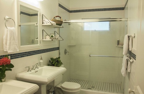 Historic Uptown House | Historic Bungalow - Walk to Everything!