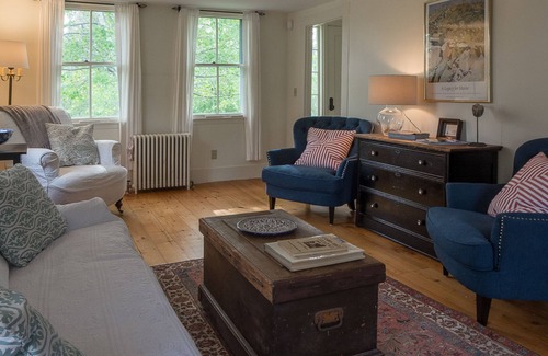 Camden Cottage | Historic cape with modern updates - walk to Rockport center & water