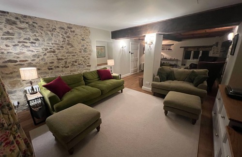 Bishopswood Cottage | Historic Countryside Cottage and Shepherds Hut
