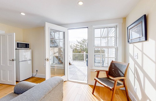 East Chop House | Historic, dog-friendly beach view house with fast WiFi, ocean view, & grill