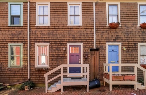 Historic District House | Historic Downtown Charmer, Water Views and Parking!