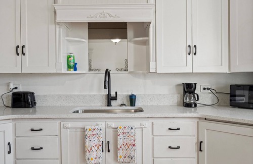 Ogden House | Historic Downtown Haven! Brand new remodel