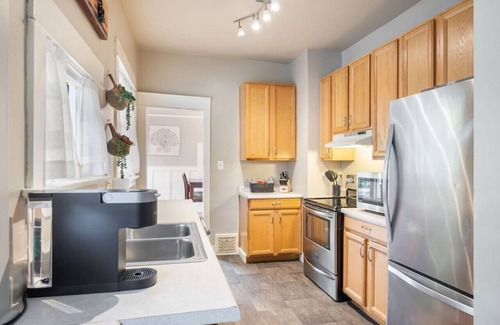 University District Apartment | Historic Gem in the U District