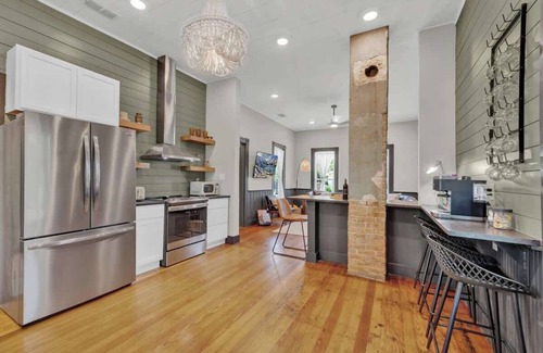New Braunfels House | Historic Gem Near Schlitterbahn