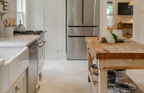 Osterville House | Historic Home in Prime Osterville Village Location: Three bedrooms, Sleeps 6