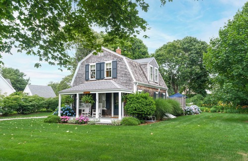 Osterville House | Historic Home in Prime Osterville Village Location: Three bedrooms, Sleeps 6