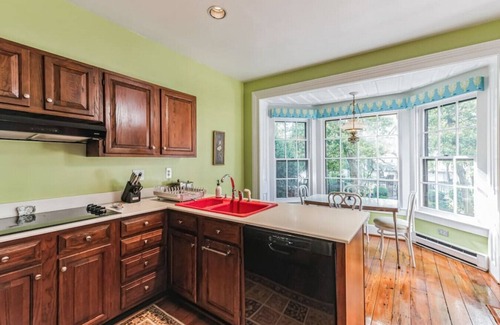 Petersburg House | Historic Petersburg Row Home