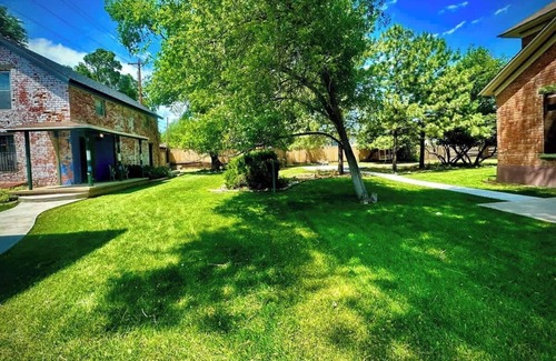 Raton House | Historic Queen Anne Art Gallery House!