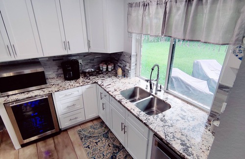 Clear Lake Shores House | Historic Renovated Kemah Home just a short walk to the Kemah Boardwalk.