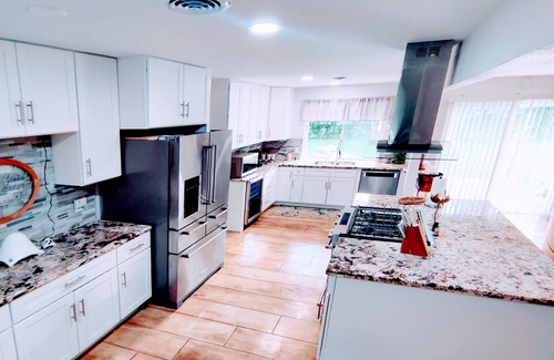 Clear Lake Shores House | Historic Renovated Kemah Home just a short walk to the Kemah Boardwalk.