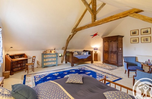 Saint-Georges-sur-Layon Bed & Breakfast | Historic Retreat in Loire-Anjou-Touraine Regional Park, Ideal for Couples