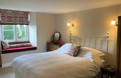 Witney Other | Historic Royal Hunting Lodge Perfect for Family Gatherings in the Cotswolds