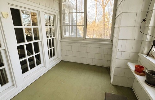 Poughkeepsie House | Historic Spacious Home 5 bed/2 bath