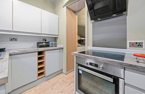 Wemyss Bay House | Historic Stunning 3 Bed Private Parking Near Railway Station