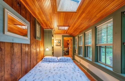 Sutton House | Historic Sunapee Home- Hike/Stroll/Lake/Ski/Work