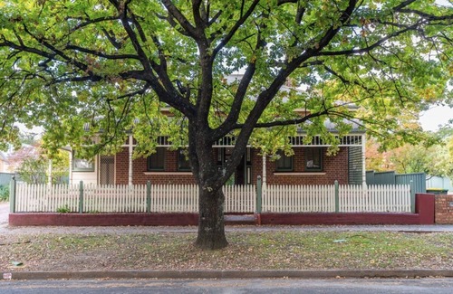 Orange House | Historical cosy oasis | Orange NSW