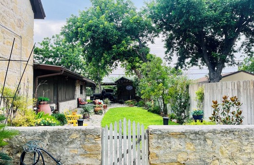 Brackettville House | Historical Home located on Fort Clark Springs-Brackettville, Texas-nPet Friendly