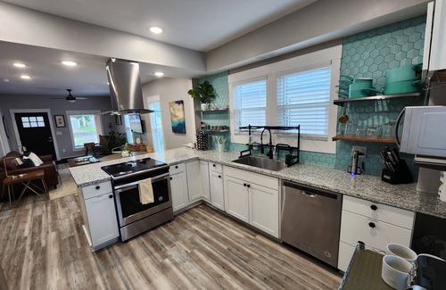 Wichita House | Historically Luxurious Delano