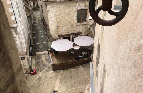 Clamecy Apartment | historique