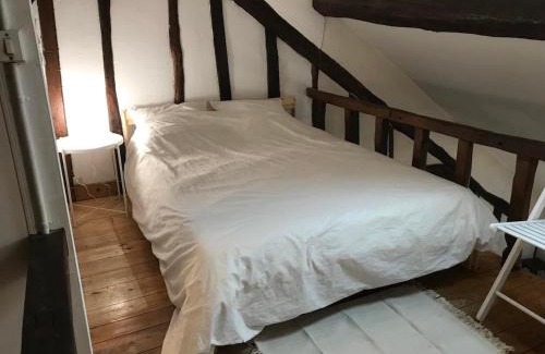 Clamecy Apartment | historique