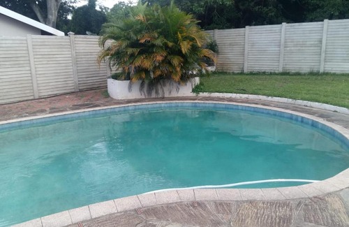 Pennington Apartment | Hlelo's Guest house