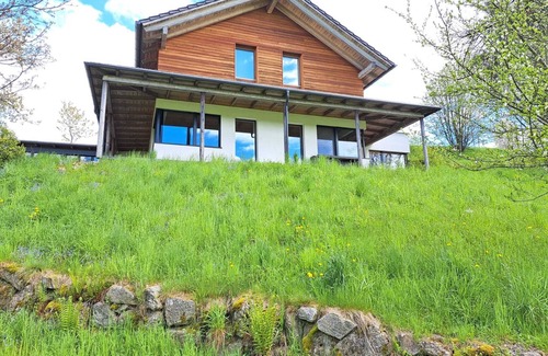 Sankt Leonhard bei Freistadt House | Holiday Home 'Am Teich' with Mountain View, Private Terrace and Wi-Fi