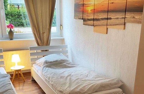 Bensberg Apartment | HÖ01 large apartment with dryer and washing machine