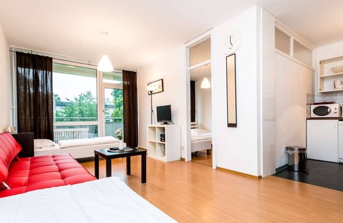 Kalk Apartment | HÖ01 large apartment with dryer and washing machine