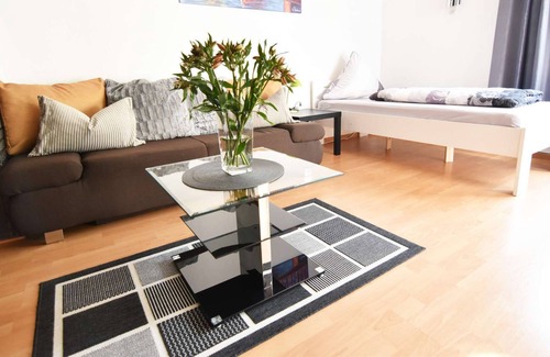 Kalk Apartment | HÖ01 large apartment with dryer and washing machine