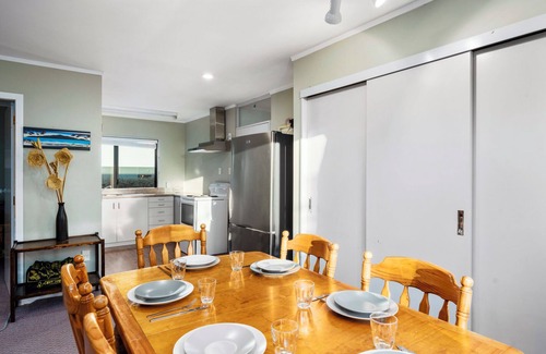 Kuratau House | Hoani Honey - Kuratau Holiday Home