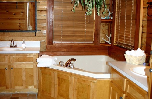 Nelsonville Cabin | Hocking Hills Lodge - Maximum 16-Adults w/children is 20-Guests