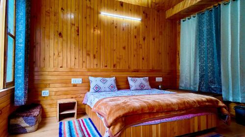 Jibhi House | Hodophile