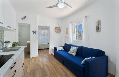 San Sebastian de la Gomera House | Holiday Home 'Coralia' with Private Garden and Wi-Fi