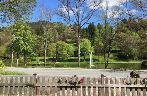 Elkeringhausen Apartment | Holiday house (100m2) with fireplace, large terrace, mountain and lake views