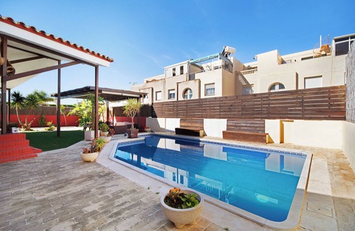 El Puerto de Santa Maria House | Holiday Home 'Goleta' with Private Pool, Wi-Fi and Air Conditioning