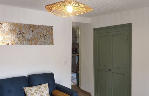 Veye House | Holiday Home 'Maison en Ardèche à 2 pas de la Dolce Via' with Wi-Fi