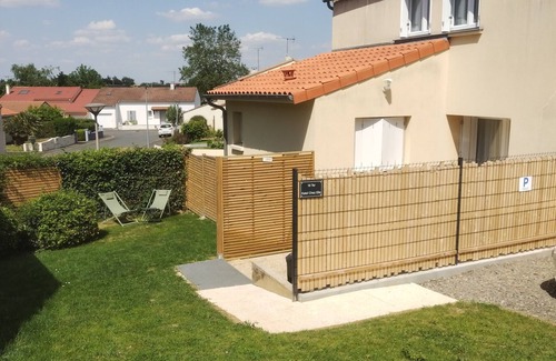 Saint-Christophe-du-Bois House | Holiday Home 'Katel Chez Elle - Maison 5 Pers' with Private Terrace, Private Garden and Wi-Fi