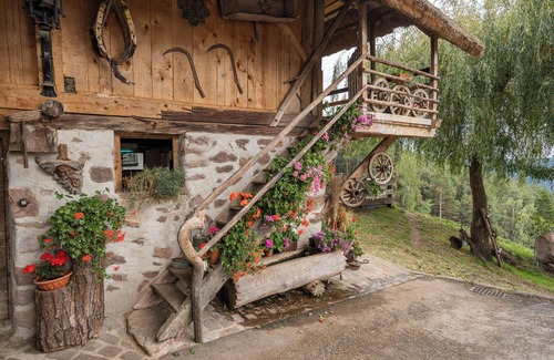 San Genesio Atesino Apartment | Holiday Apartment 'Historisches Duregghof' with Mountain View, Private Garden and Wi-Fi
