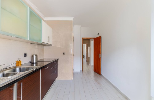 Moita Apartment | Holiday Apartment "Sleeptubal Modern Accommodation" with Balcony & WiFi
