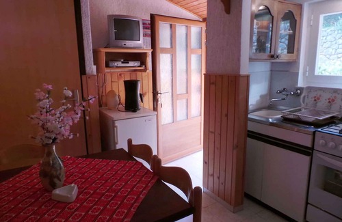 Mosenice Apartment | Holiday apartment with air conditioning and barbecue