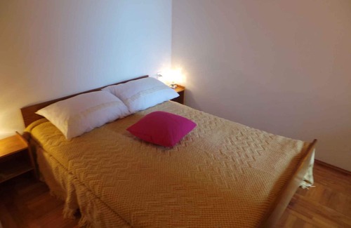 Mosenice Apartment | Holiday apartment with air conditioning and barbecue