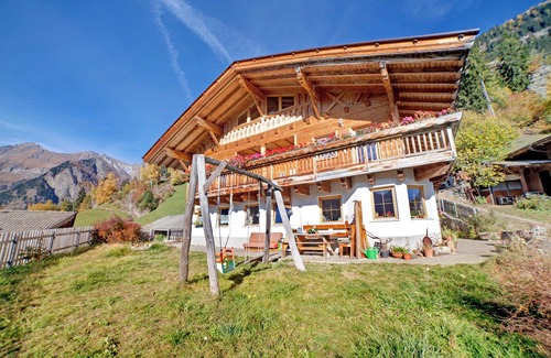 Moso in Passiria Apartment | Holiday Apartment "Unterstuanerhof Hochwilde" with Mountain View, Garden, Balcony & Wi-Fi