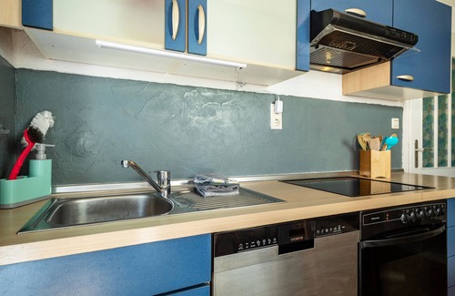 Waggershausen Apartment | Holiday Apartment 'Ferien Am Lipbachpark' with Private Terrace and Wi-Fi